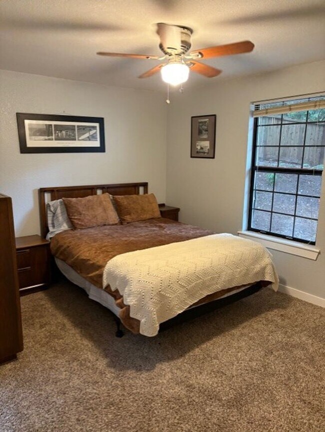 Foto del edificio - Fully Furnished Cozy 2-Bedroom Living in D...