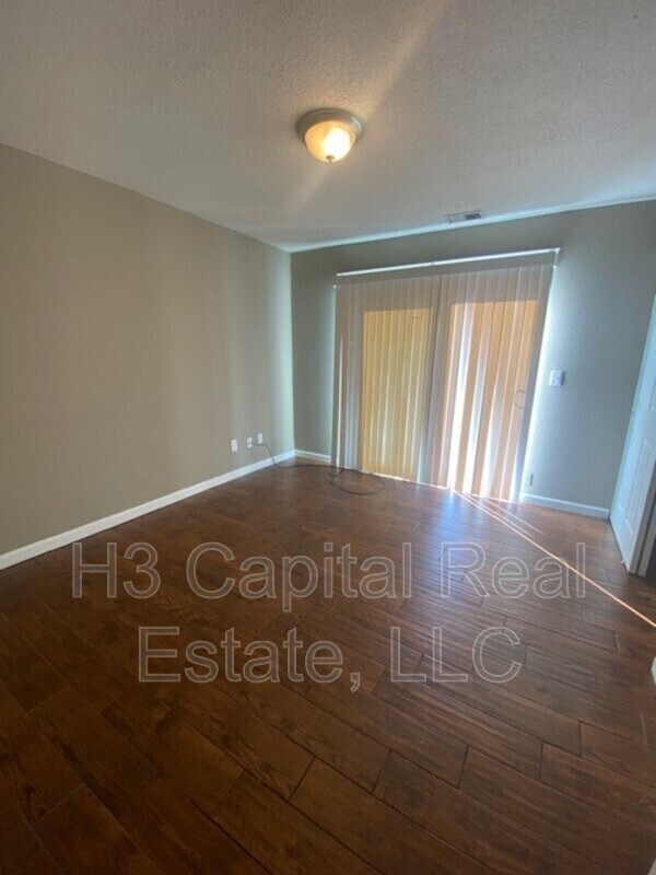 Building Photo - 79 Village Ct