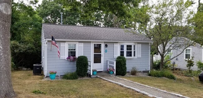 Foto del edificio - 145 Arnold Rd