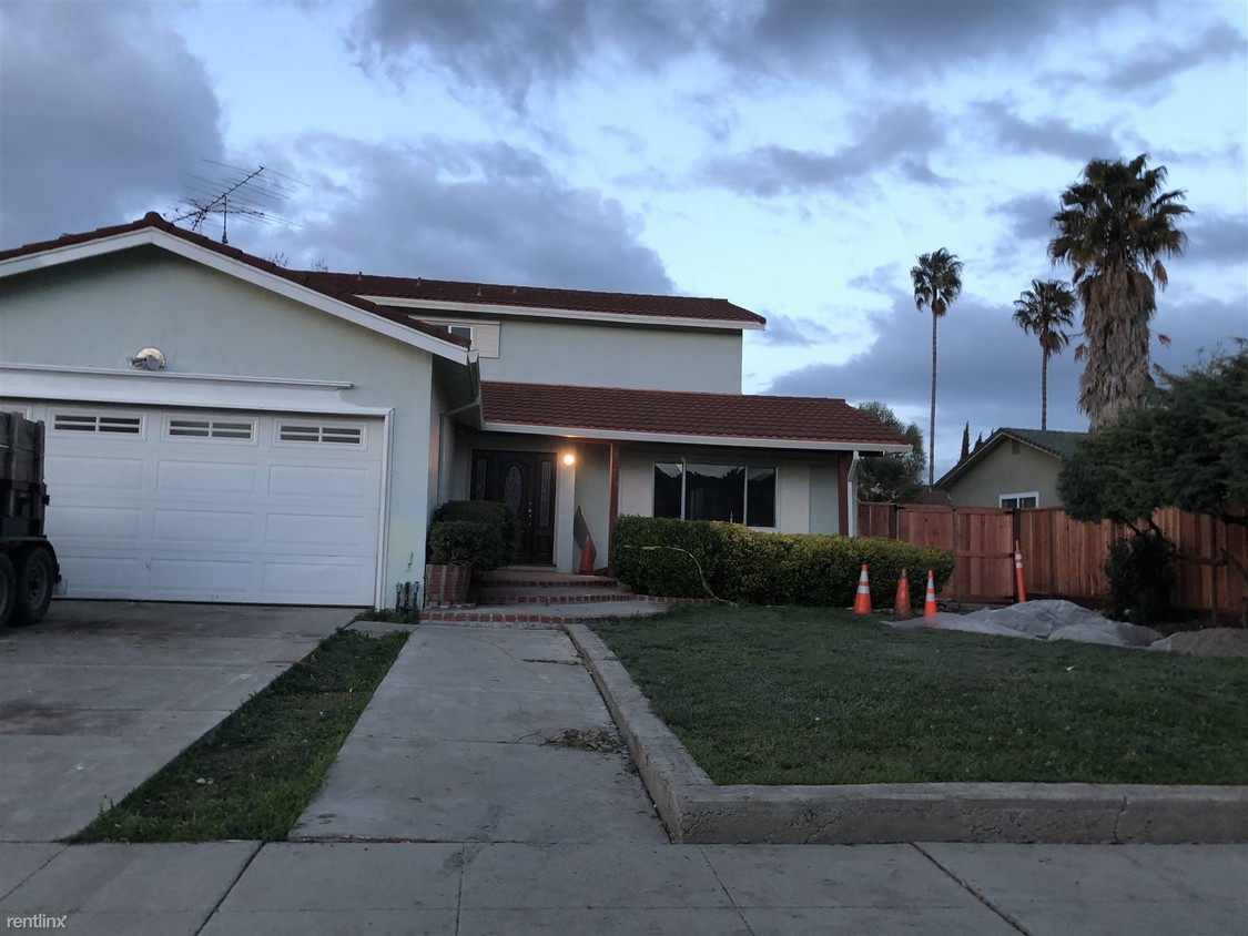 Foto del edificio - 5 br, 3 bath House - 753 Shawnee Lane