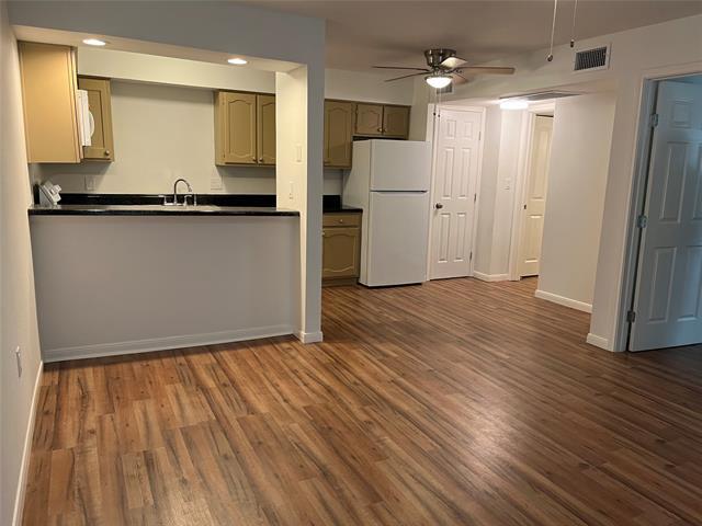 Foto del edificio - 3022 Forest Ln