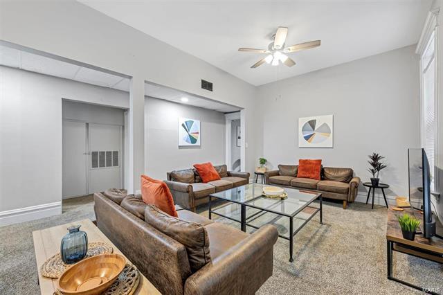 Foto del edificio - 4380 W Pine Blvd