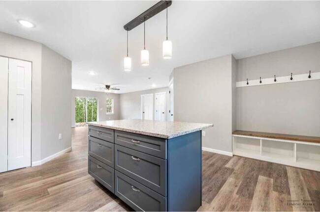 Foto del edificio - 10651 W Backus Dr