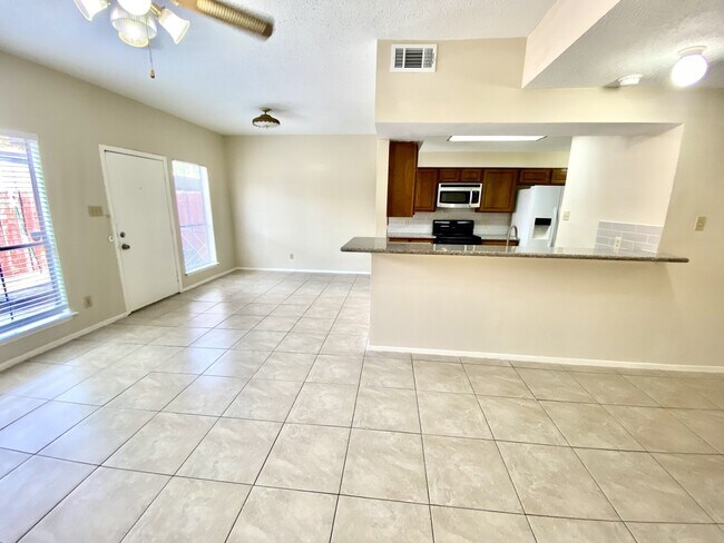 Foto del edificio - 8323 Wednesbury Ln