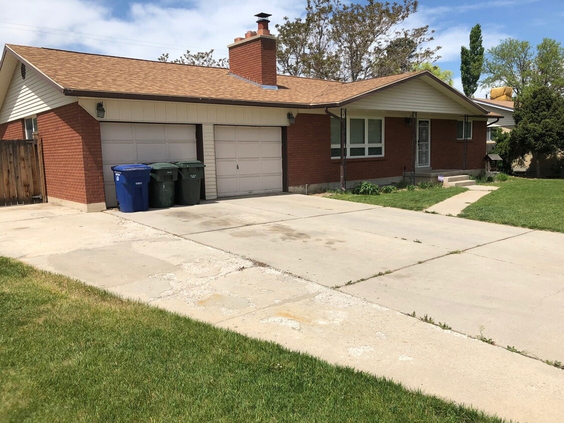 Primary Photo - 5 Bedroom 3 Bath Home in West Valley City