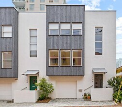 Building Photo - 106 Fareham Pl N