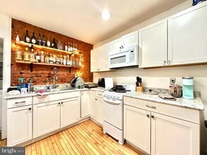 Building Photo - 1710 N Bouvier St