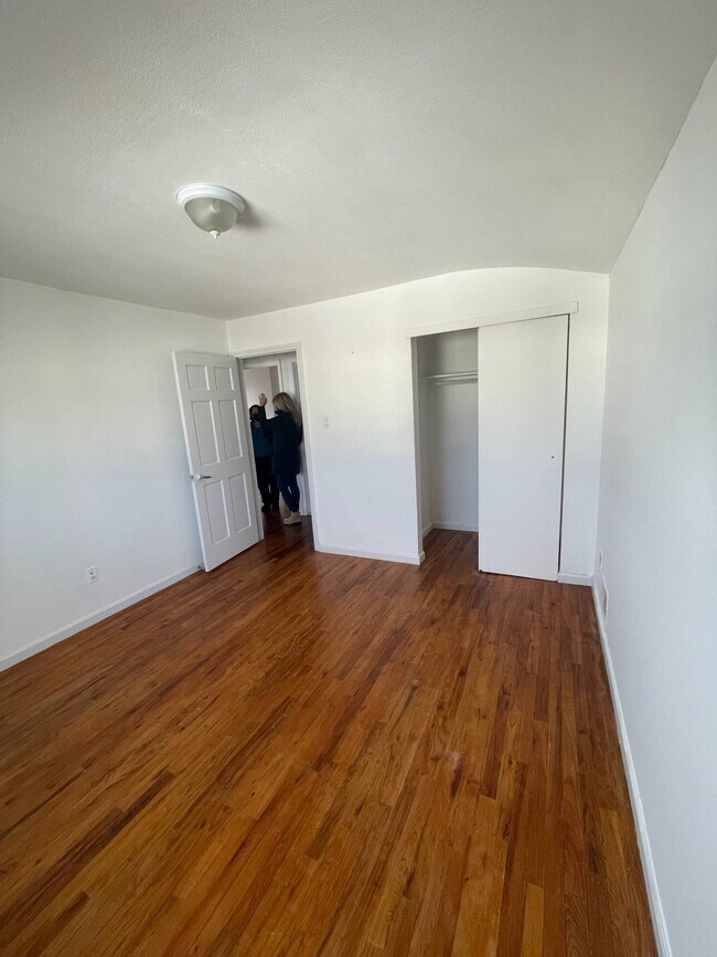 Foto del edificio - 37 Rockville Ave