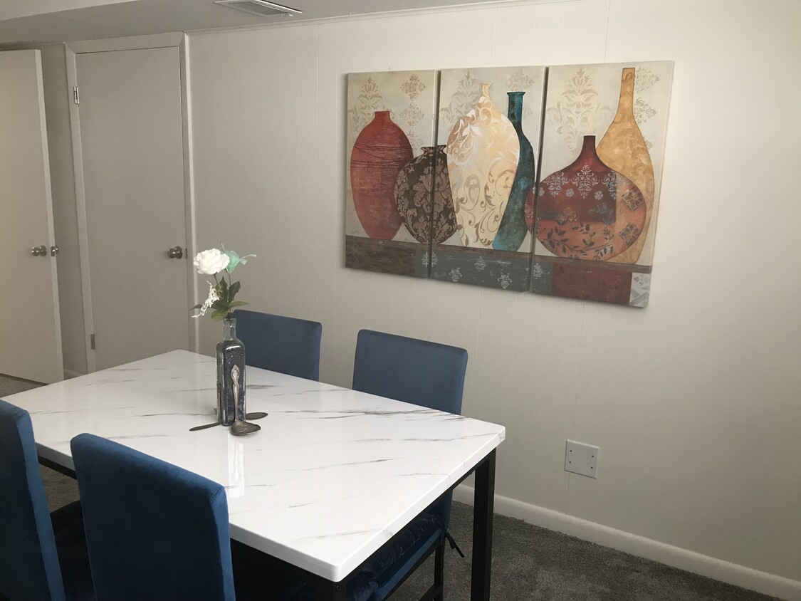 Foto principal - 548 E 12th St