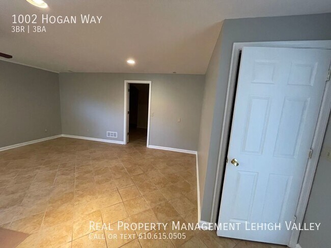 Foto del edificio - 1002 Hogan Way