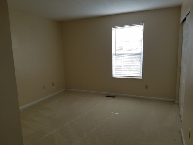 Bedroom - 6339 Riverview Loop