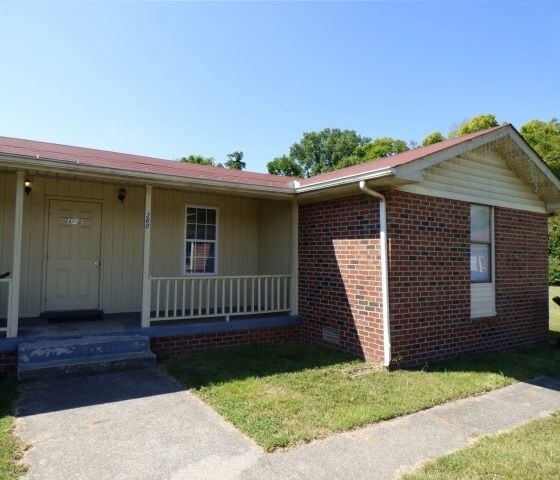 Primary Photo - Affordable 3BR/1.5B Duplex