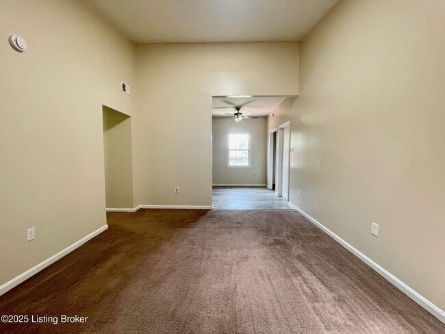 Building Photo - 508 Country Club Dr