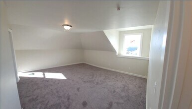 Building Photo - 1401 Oakley Ave