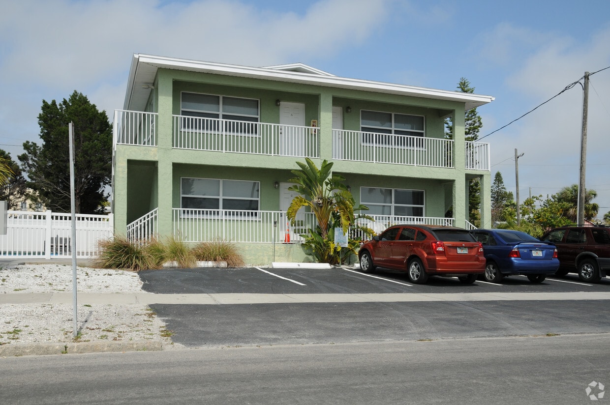 Beachwalk Apartments in Gulfport, FL