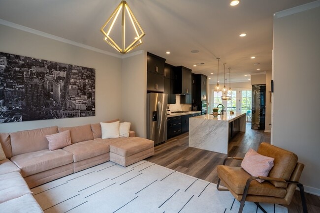 Building Photo - Luxury Rental in the Heart of Reston