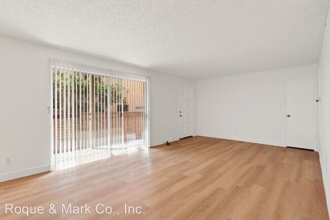 Building Photo - 2 br, 2 bath Apartment - 2927 Arizona Avenue
