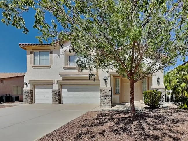 Building Photo - 816 Golden Poppy St