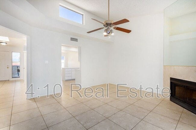 Building Photo - 220 N 22nd Place