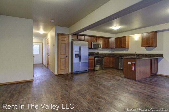 Building Photo - E. Kinzi Cir