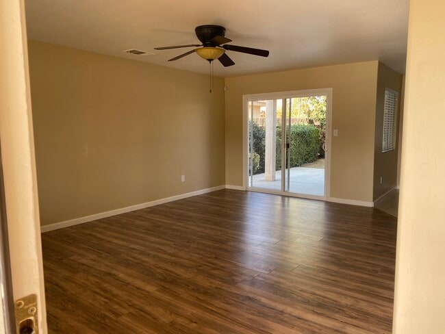 Living room - 11018 Sonoma Creek Ct