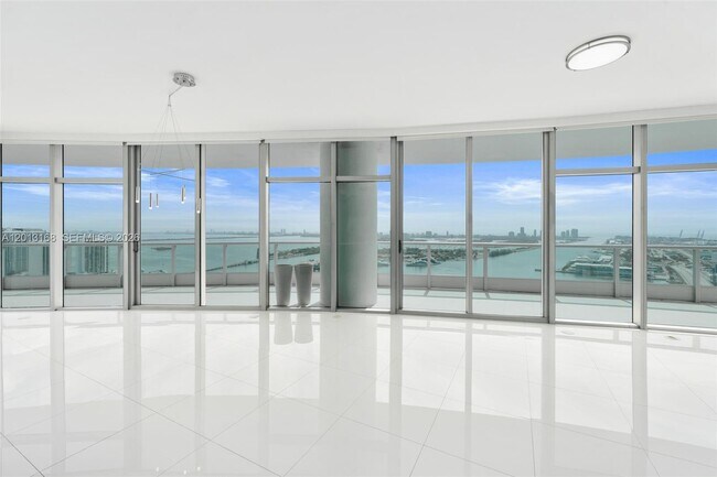 Foto del edificio - 900 Biscayne Blvd