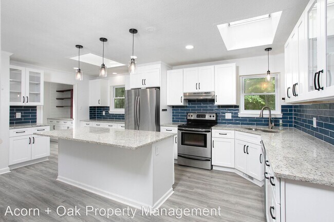 Building Photo - 3 br, 2 bath House - 210 Landsbury Dr.