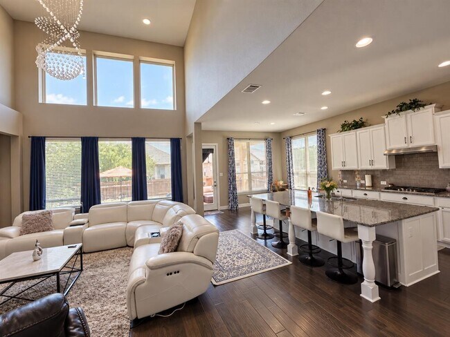 Foto del edificio - 1408 Saddlespur Ln