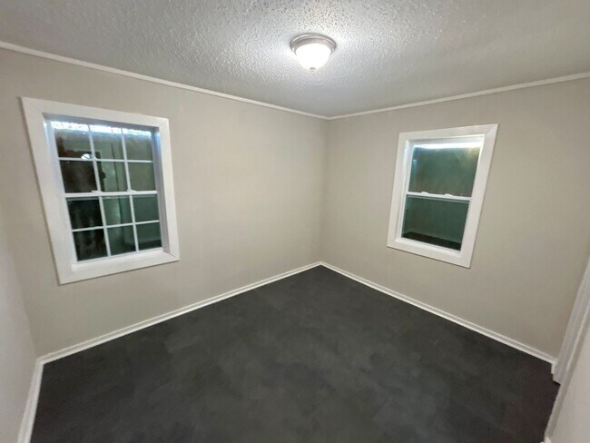 Foto del edificio - 2971 Forrest Ave