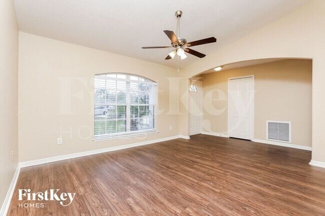 Foto del edificio - 11551 Pineloch Loop