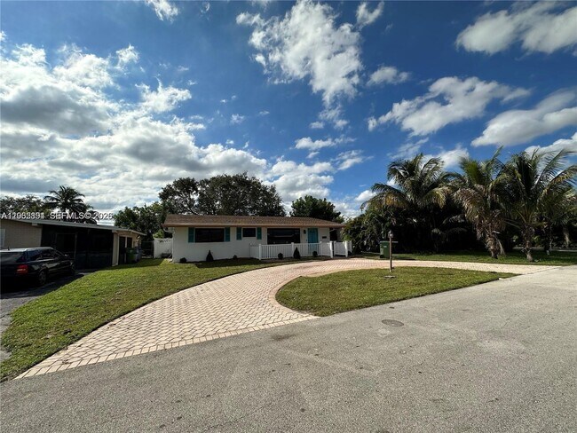 Foto del edificio - 7880 NW 11th St