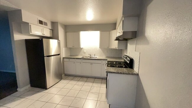 Foto del edificio - 2227 Glen Ave, Fresno