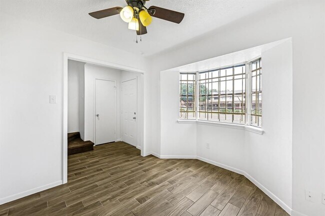 Building Photo - 13440 Castilian Dr