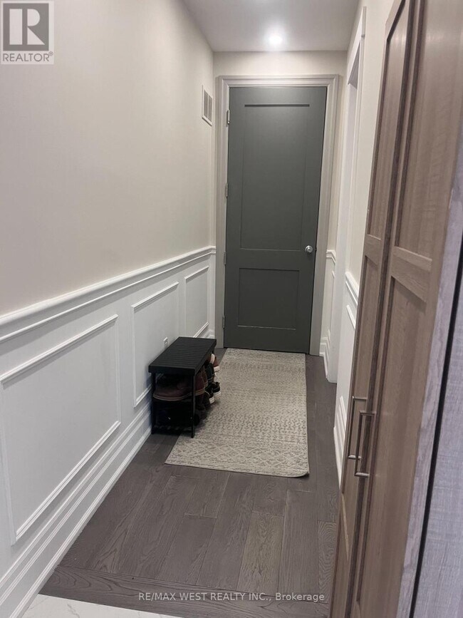 Photo du bâtiment - 1495 King St W