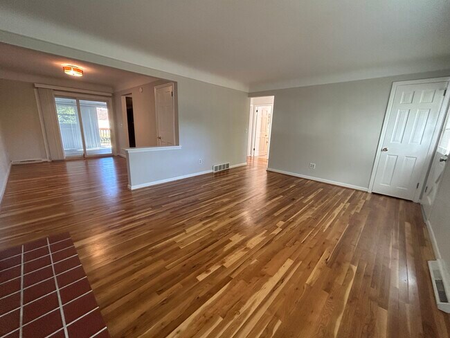 Foto del edificio - 4604 Largo Dr