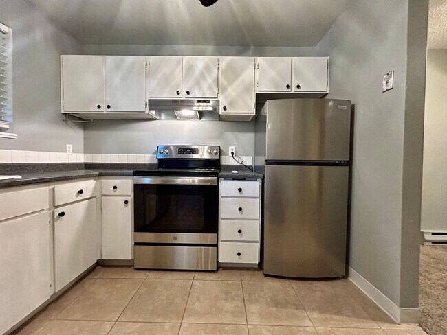Foto del edificio - FIRST MONTHS RENT FREE! Welcome to your new home!