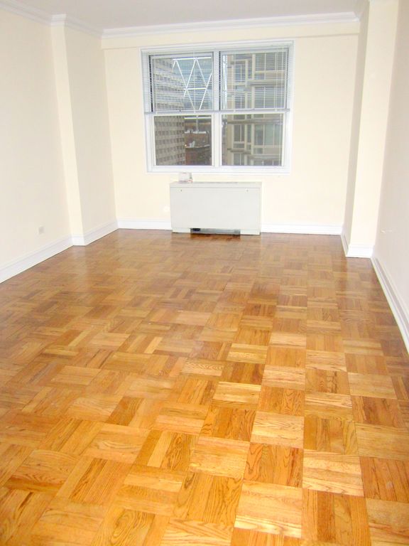Primary Photo - 880 8th Ave