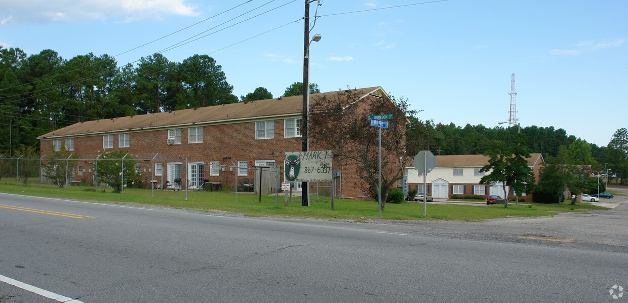 Primary Photo - Woodbridge Townhomes