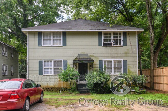 Building Photo - 1020 Pershing St