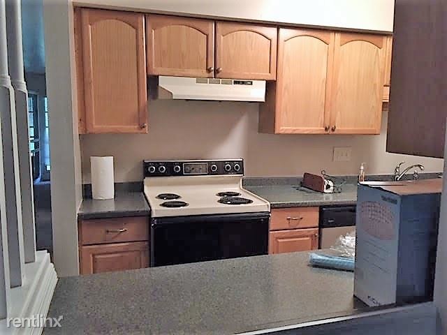 Primary Photo - 2 br, 1 bath Condo - 940 Adam Dr Apt B