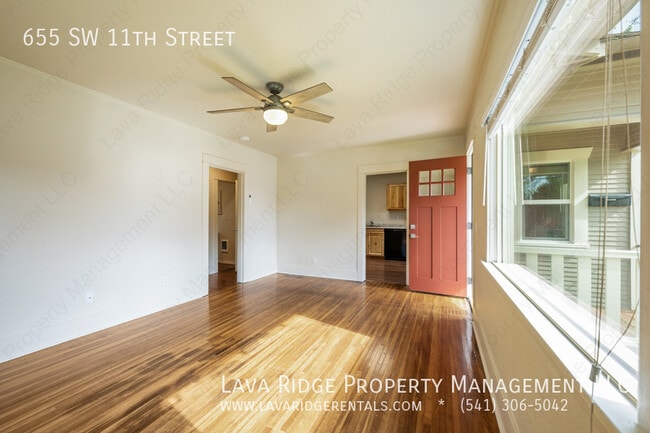 Foto del edificio - 655 SW 11th St