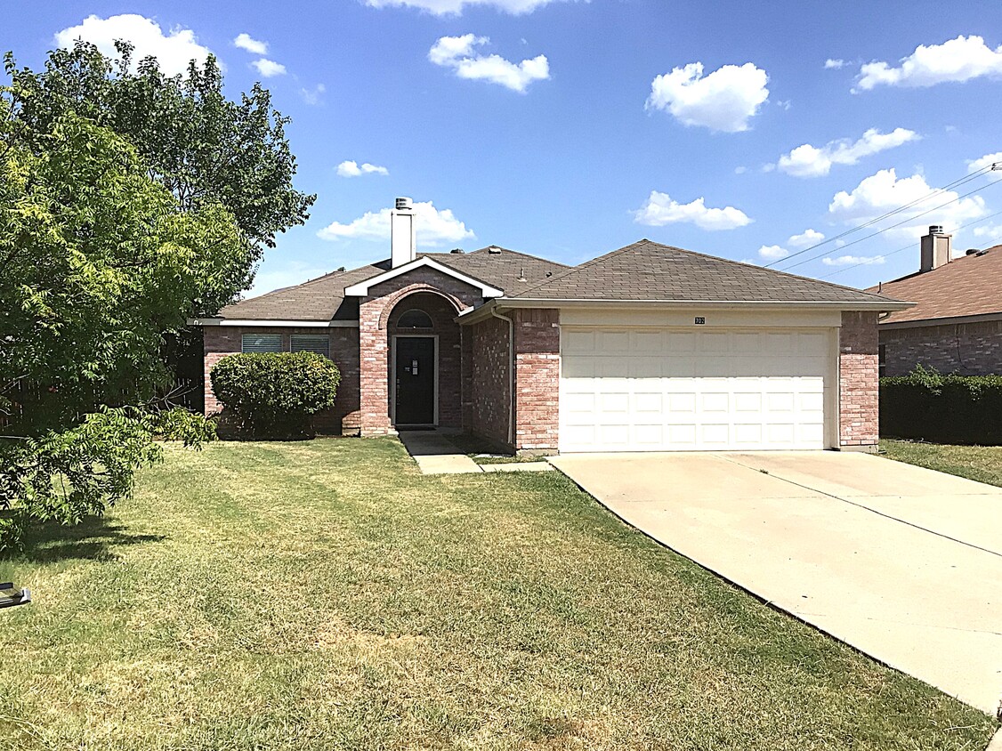 Primary Photo - 702 Castlewick Ct
