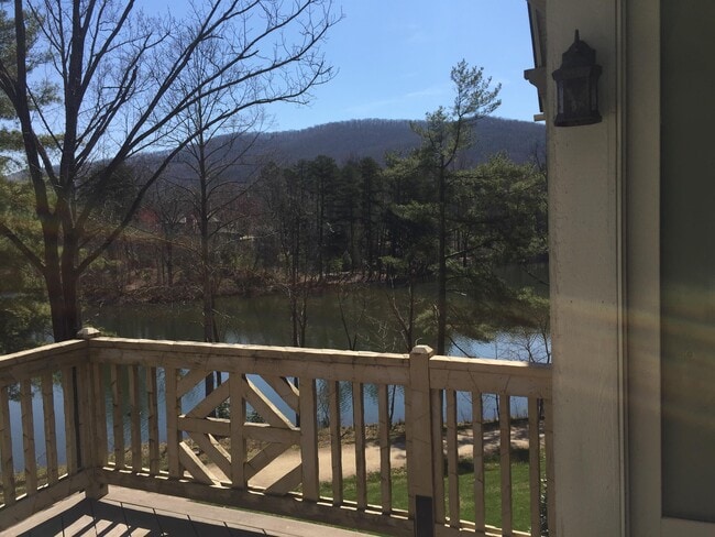 Building Photo - 65 Orvis Stone Cir