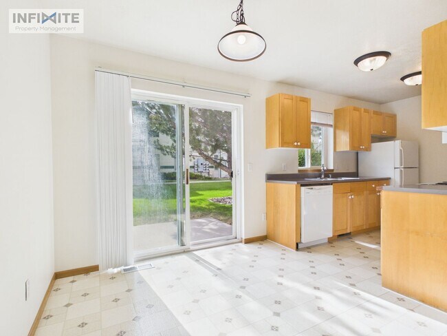 Foto del edificio - Cozy 3 Bedroom Home with 2-Car Garage in Prime West Bozeman Location