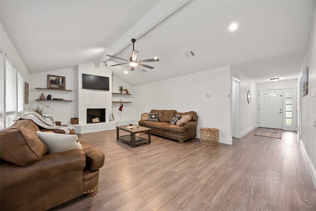 Foto del edificio - 22419 Deville Dr