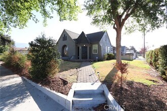 Building Photo - 2905 N Sierra Way