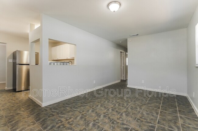 Foto del edificio - 3409 E 32nd Ave