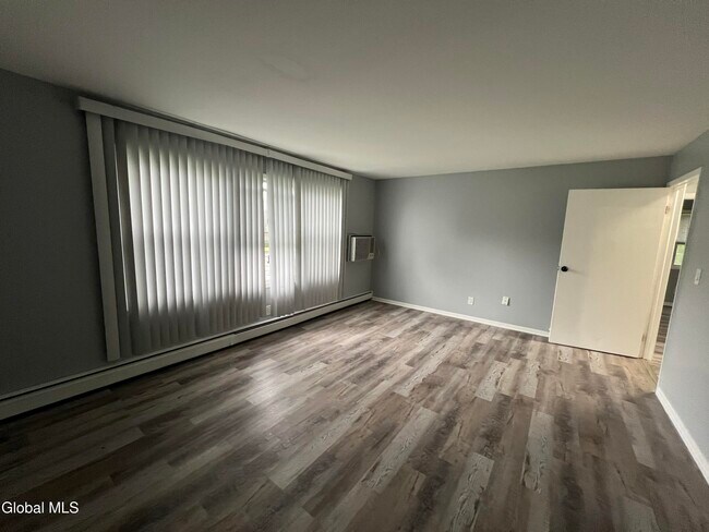 Foto del edificio - 11-21-21 Ashdown Rd