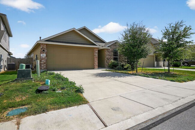 Photo - Spacious 3-Bedroom Home with Open Layout i...