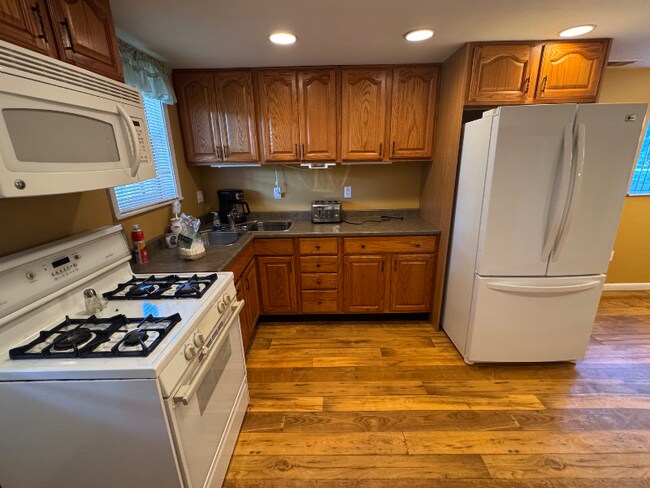 Building Photo - 505 Diamond Alley
